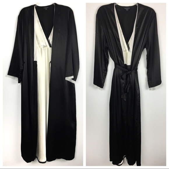black night robe